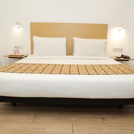 Crayon Hotels جاندي نجر المظهر الخارجي الصورة