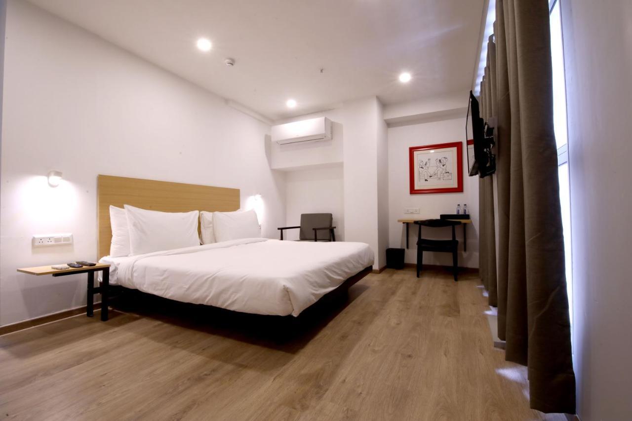 Crayon Hotels جاندي نجر المظهر الخارجي الصورة
