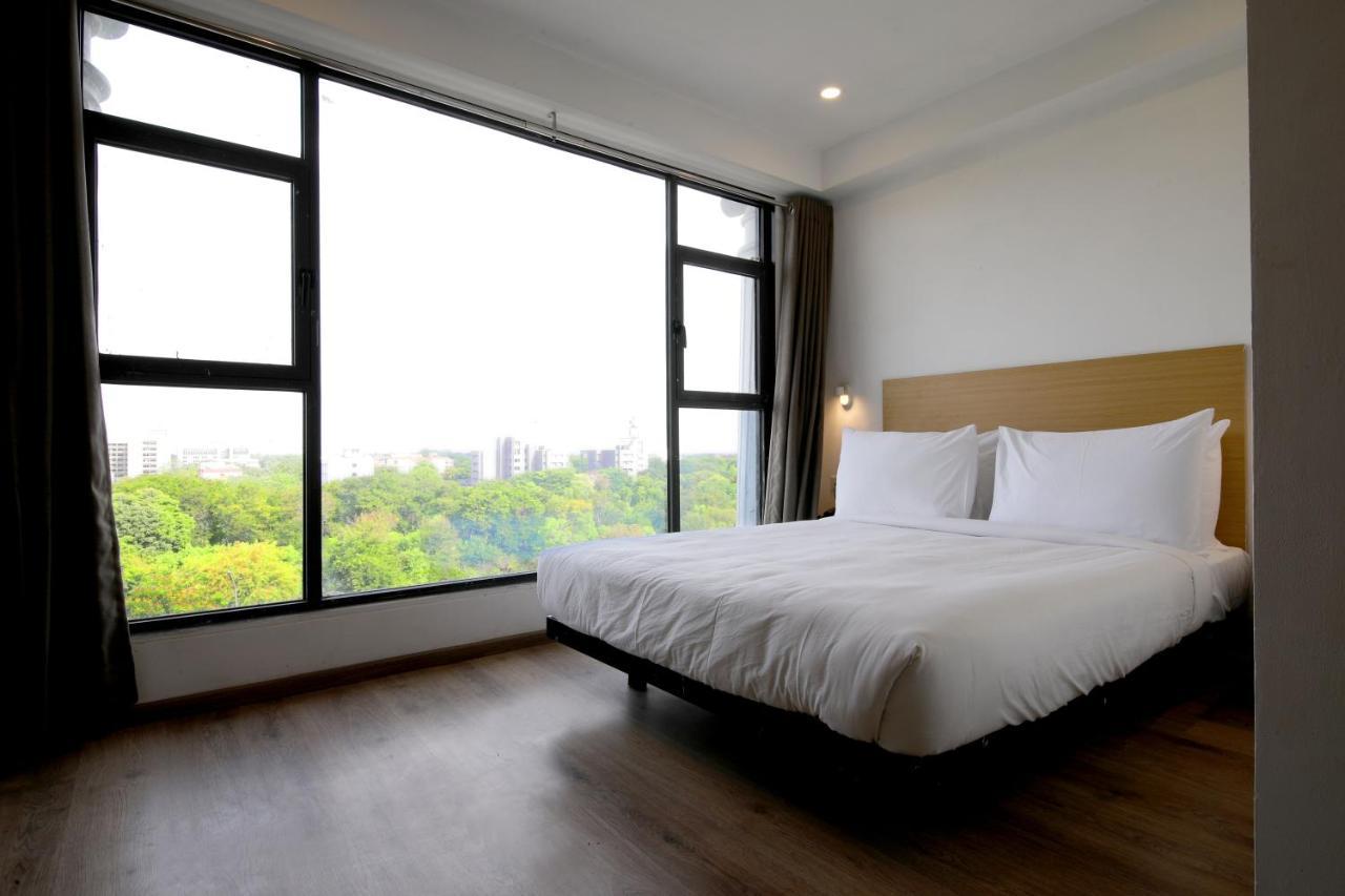 Crayon Hotels جاندي نجر المظهر الخارجي الصورة